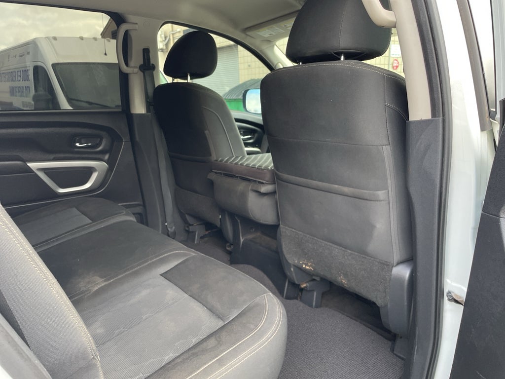 2019 Nissan TITAN SV