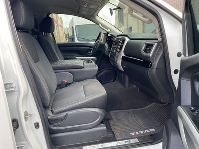 2019 Nissan TITAN SV
