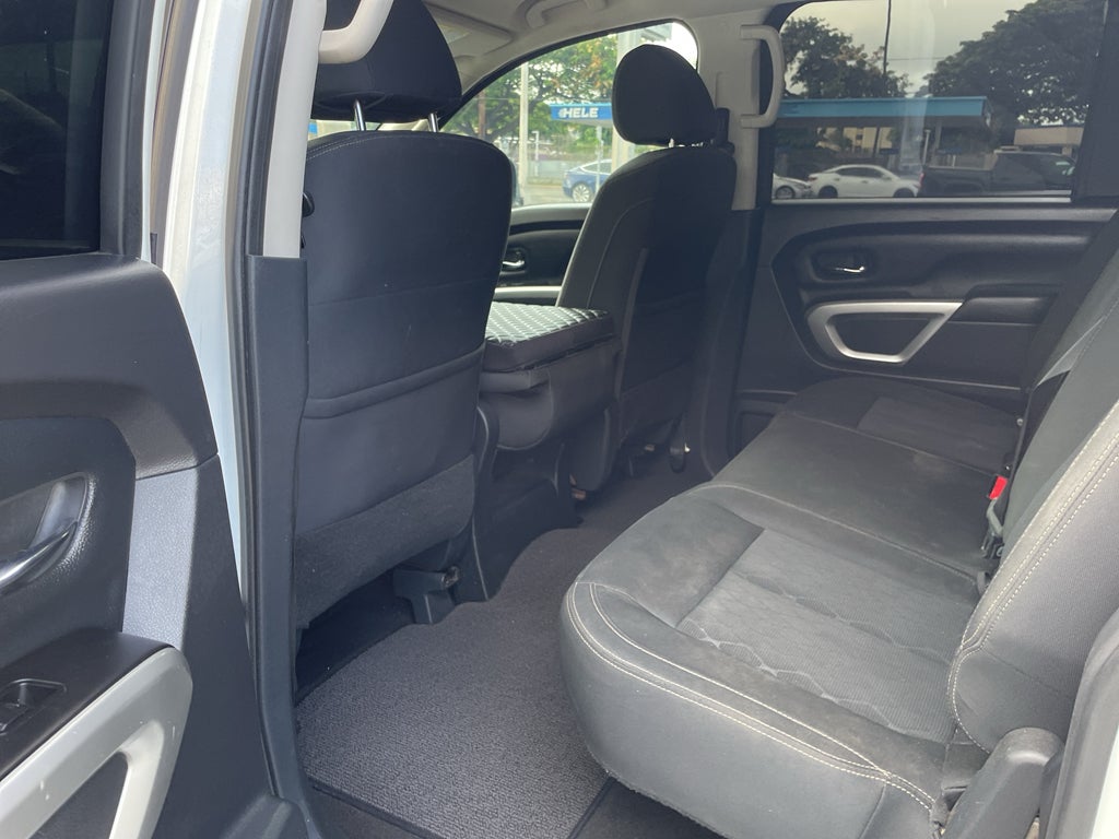 2019 Nissan TITAN SV