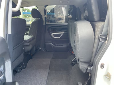 2019 Nissan TITAN SV