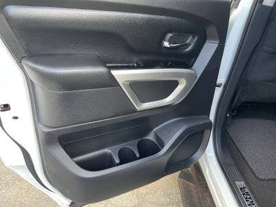 2019 Nissan TITAN SV