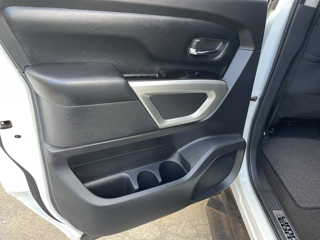 2019 Nissan TITAN SV