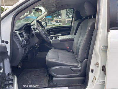 2019 Nissan TITAN SV