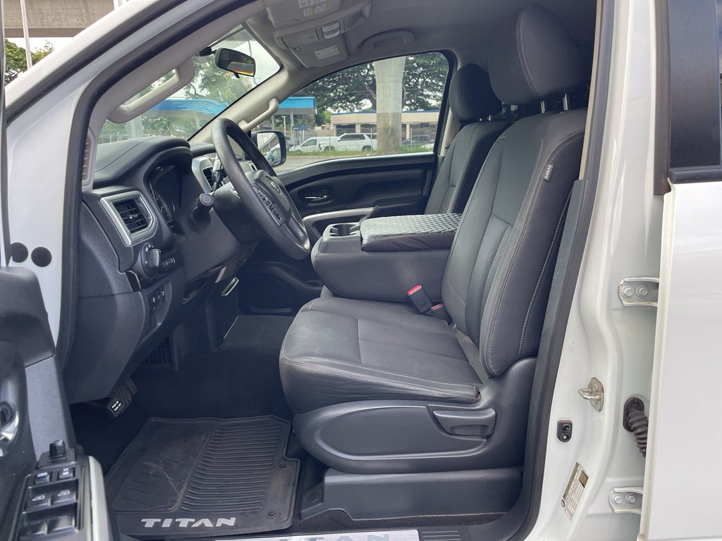 2019 Nissan TITAN SV