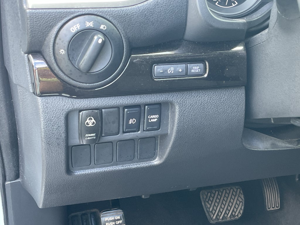 2019 Nissan TITAN SV