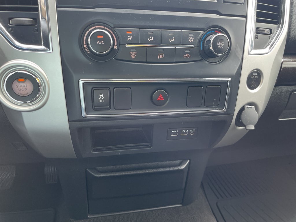 2019 Nissan TITAN SV