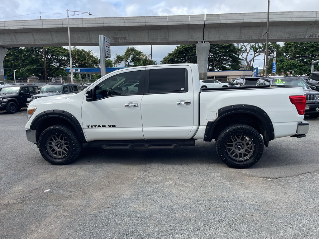 2019 Nissan TITAN SV