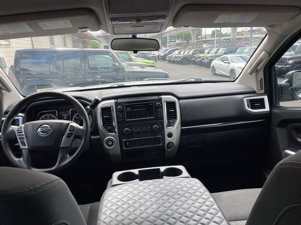 2019 Nissan TITAN SV
