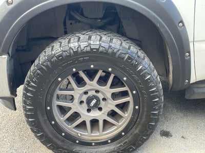 2019 Nissan TITAN SV