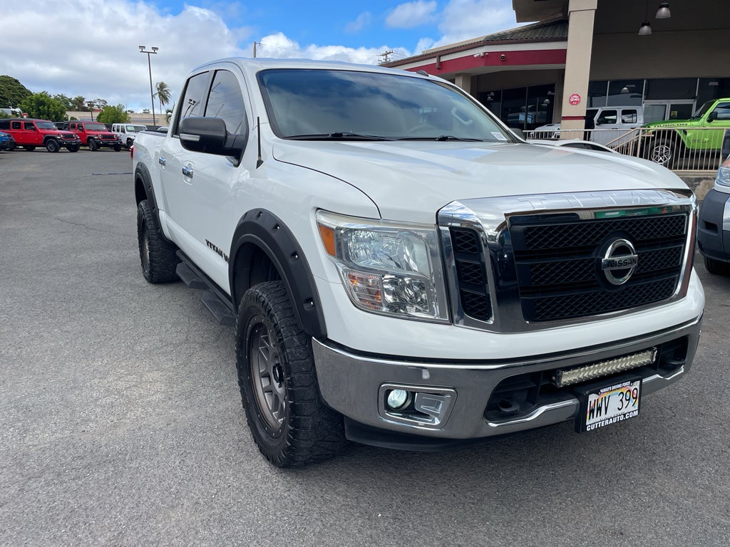 2019 Nissan TITAN SV
