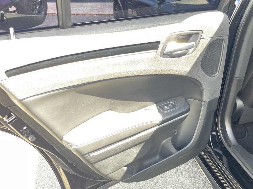 2022 Chrysler 300 S