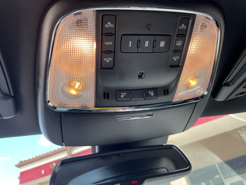 2022 Chrysler 300 S
