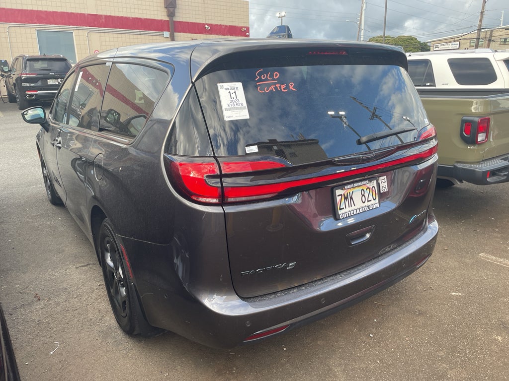 2023 Chrysler Pacifica Hybrid Touring L
