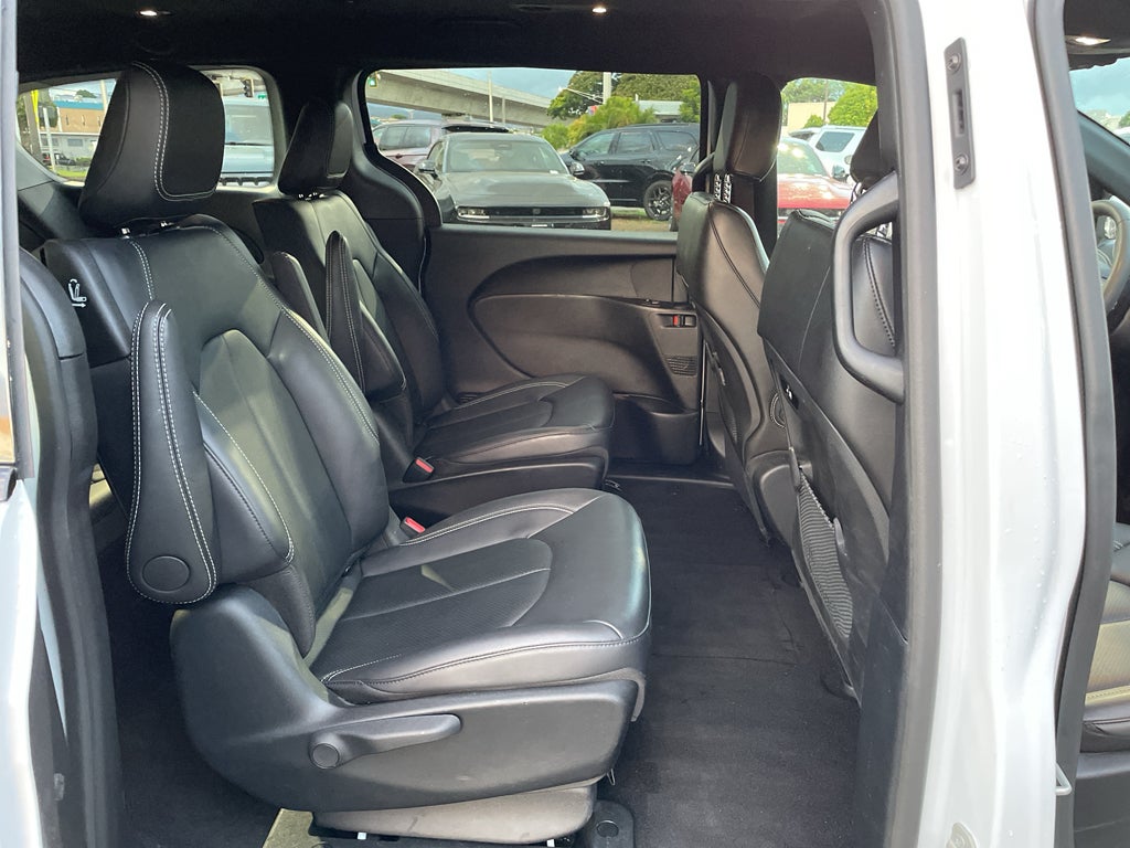 2024 Chrysler Pacifica Hybrid S Appearance Pkg