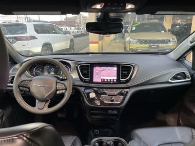 2024 Chrysler Pacifica Hybrid S Appearance Pkg