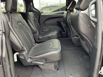 2024 Chrysler Pacifica Limited AWD