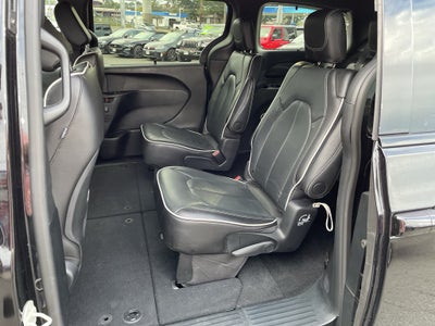 2024 Chrysler Pacifica Limited AWD