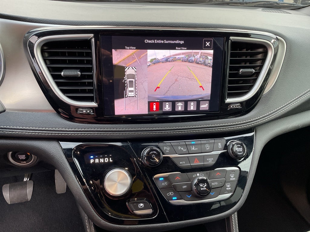 2024 Chrysler Pacifica Limited AWD