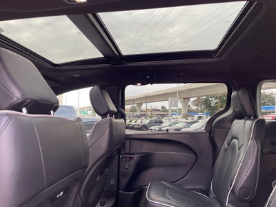 2024 Chrysler Pacifica Limited AWD