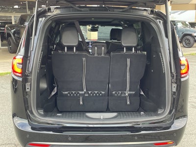 2024 Chrysler Pacifica Limited AWD