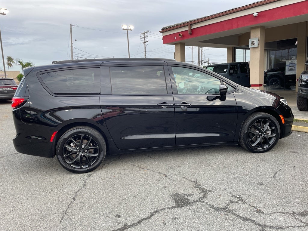 2024 Chrysler Pacifica Limited AWD