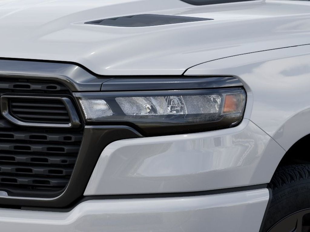 2026 RAM Ram 1500 RAM 1500 EXPRESS CREW CAB 4X4 5'7' BOX