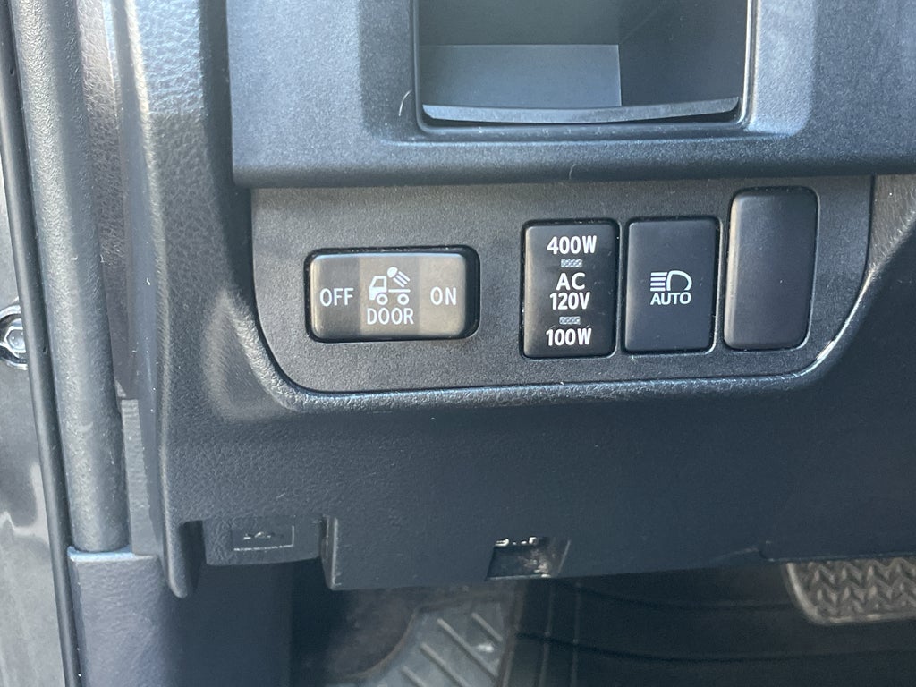 2018 Toyota Tacoma SR5 V6