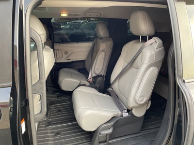 2025 Toyota Sienna XLE