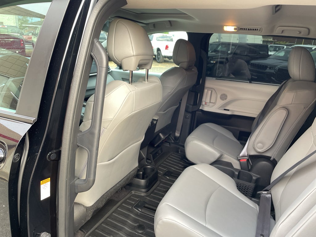 2025 Toyota Sienna XLE