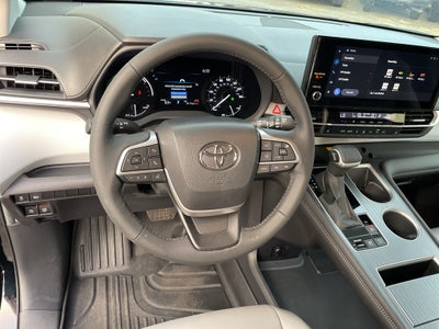 2025 Toyota Sienna XLE