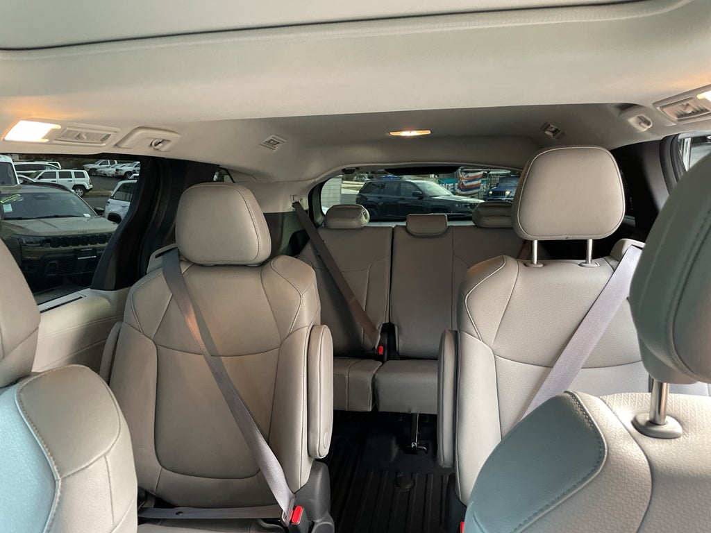 2025 Toyota Sienna XLE