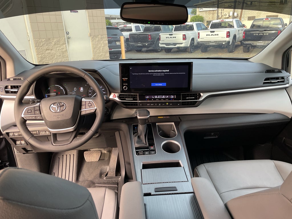 2025 Toyota Sienna XLE