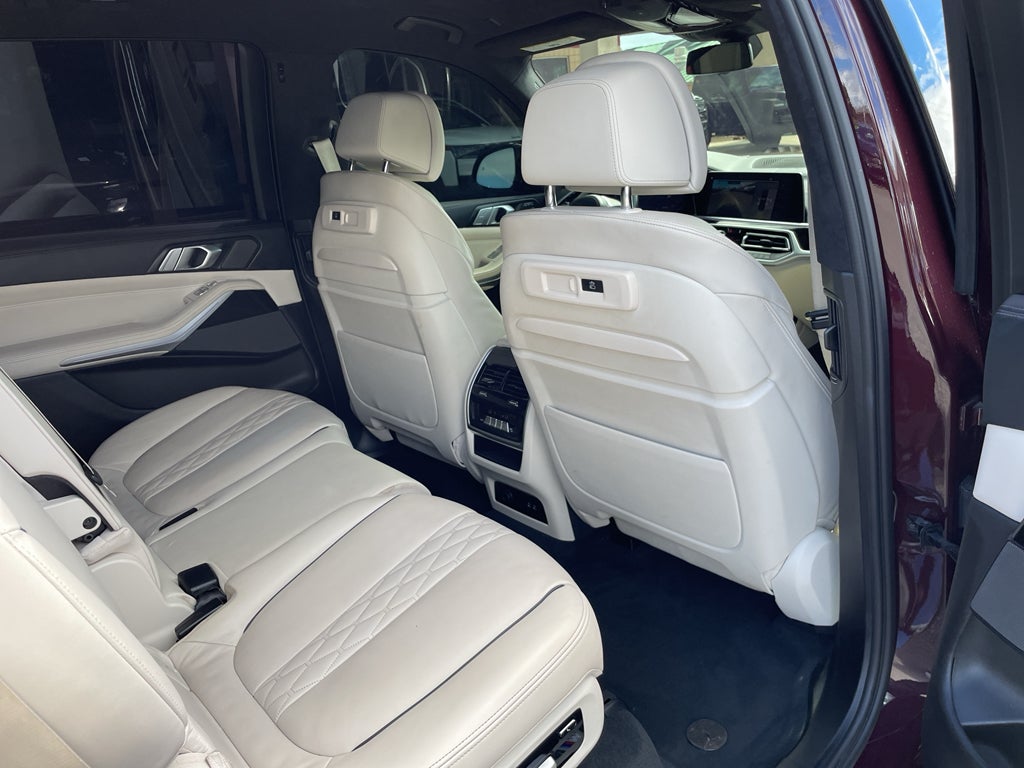 2022 BMW X7 M50i