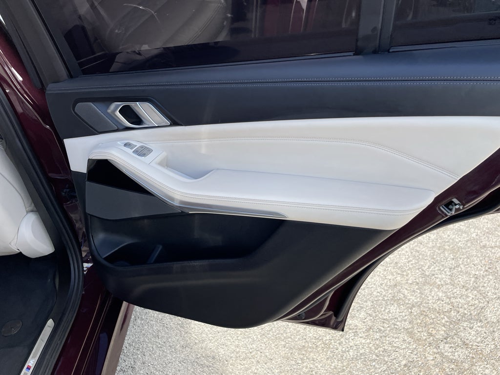 2022 BMW X7 M50i