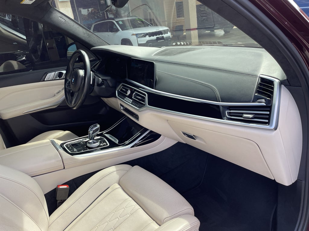 2022 BMW X7 M50i