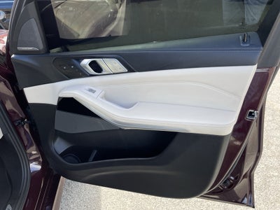 2022 BMW X7 M50i