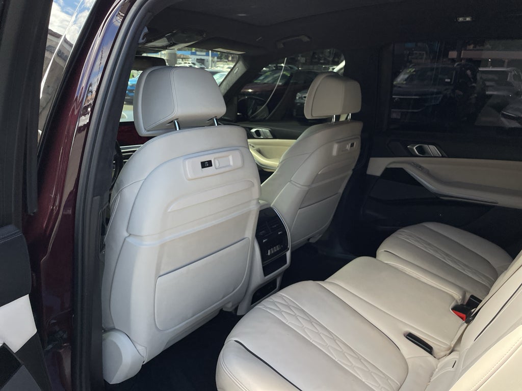 2022 BMW X7 M50i