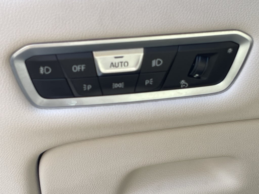 2022 BMW X7 M50i