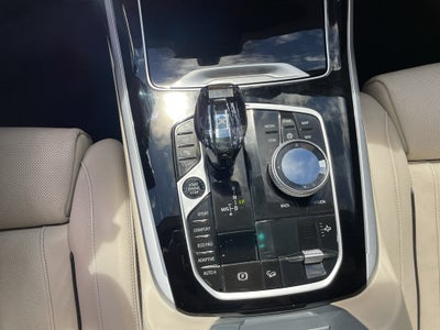 2022 BMW X7 M50i
