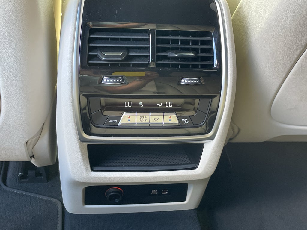 2022 BMW X7 M50i