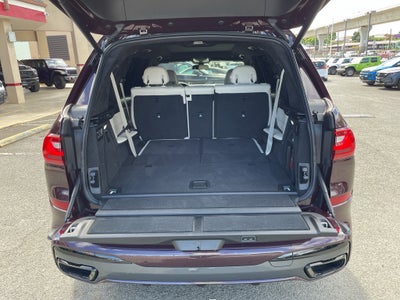 2022 BMW X7 M50i